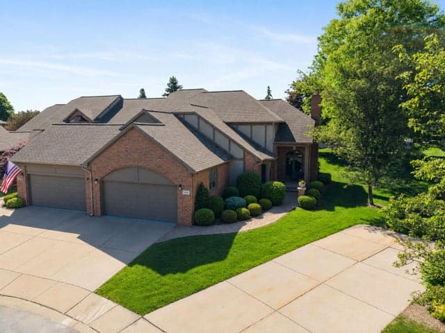 54661 Bellingham Drive, Shelby Twp, MI 48316