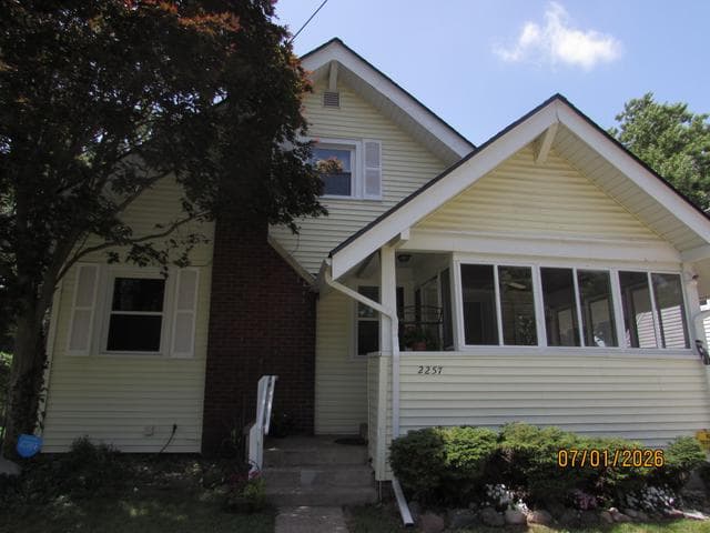 2257 Wyoming Avenue SW, Wyoming, MI 49519