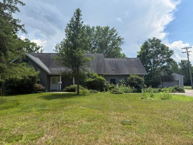 8518 3rd Street, Vestaburg, MI 48891
