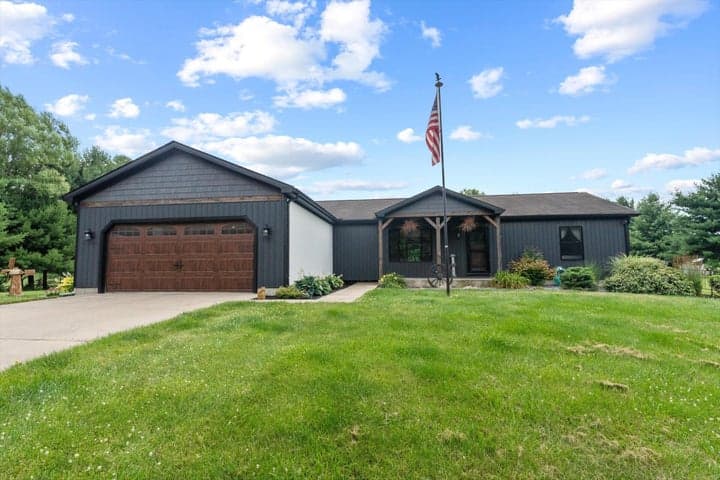 13431 Gleason Road, Three Rivers, MI 49093
