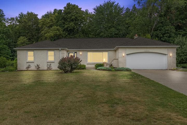 13885 Windemere Drive NW, Grand Rapids, MI 49534
