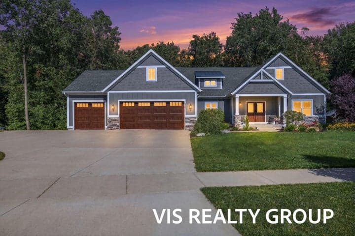 6286 Eaglewood Drive, Hudsonville, MI 49426