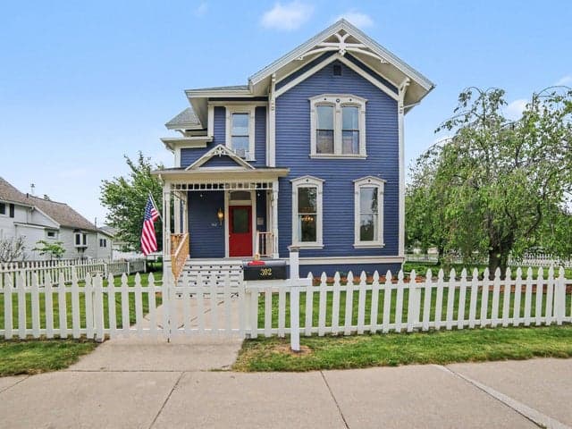302 E Court Street, Ludington, MI 49431