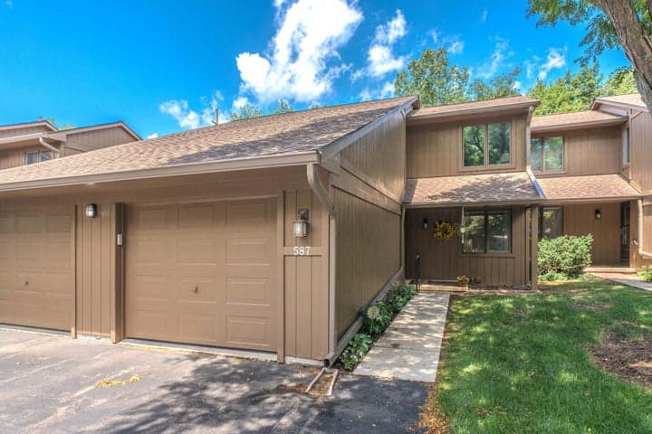 587 Park Place, Saline, MI 48176
