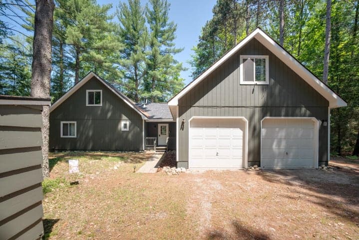 6954 Aarwood NW, Rapid City, MI 49676
