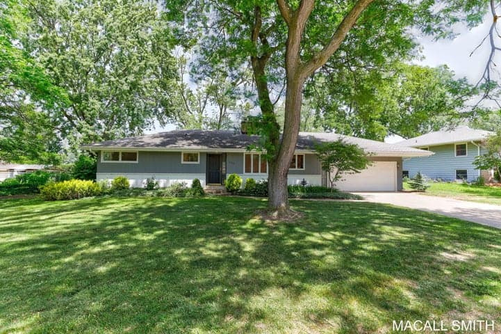 339 Wildwood Drive, Holland, MI 49423
