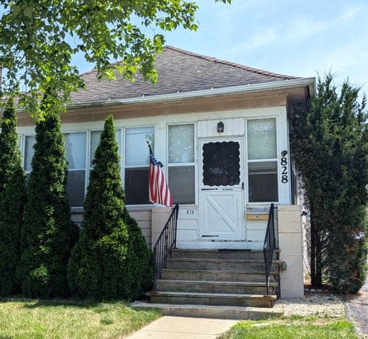 828 Lewis Avenue, St. Joseph, MI 49085