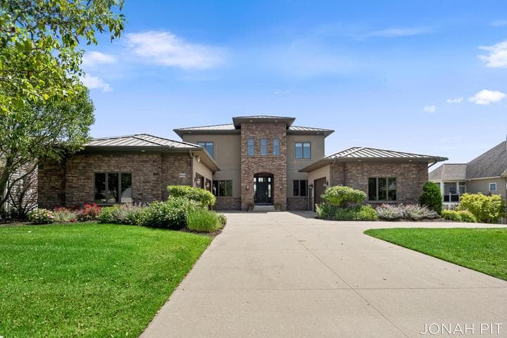 5714 Nelson Drive, Hudsonville, MI 49426