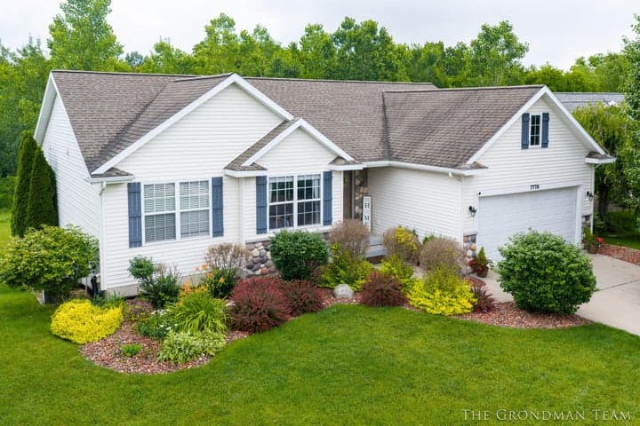 7776 Copper Corner Drive SE, Caledonia, MI 49316