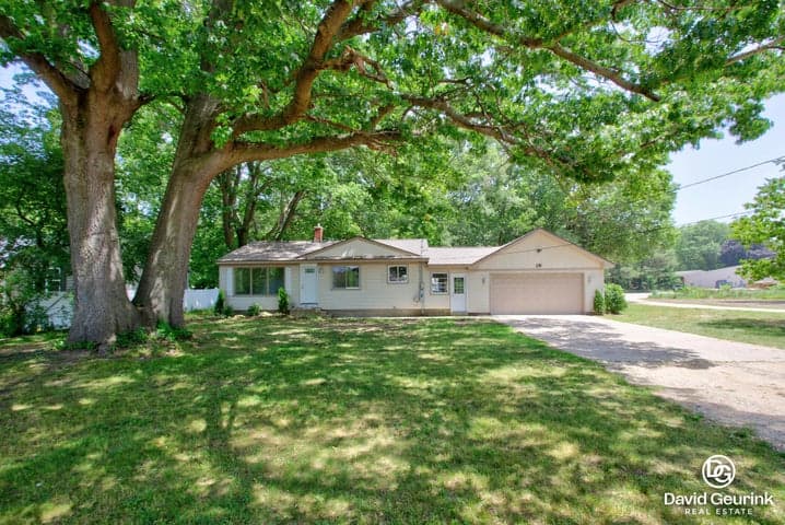 19 N Division Avenue, Holland, MI 49424