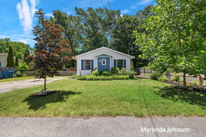 357 S Lake Avenue, Spring Lake, MI 49456
