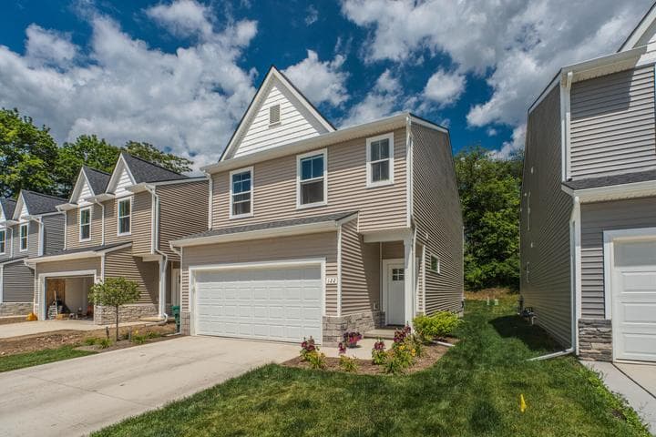 122 Parsons Lane, Saline, MI 48176