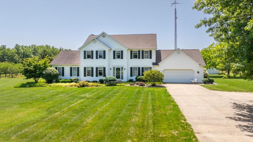 31401 Middle Crossing Road, Dowagiac, MI 49047