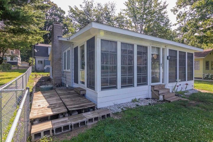 124 Peterson Drive, Gobles, MI 49055