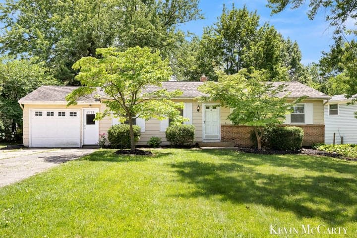 2722 Vassar Drive SE, Grand Rapids, MI 49506