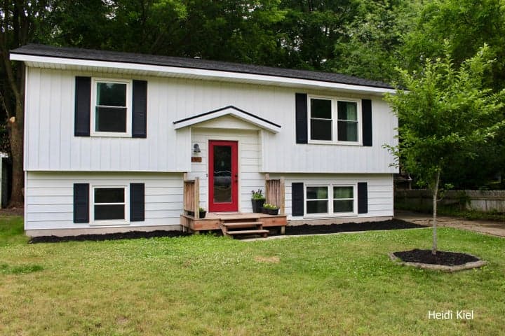 1382 Stanwood Drive NW, Grand Rapids, MI 49534