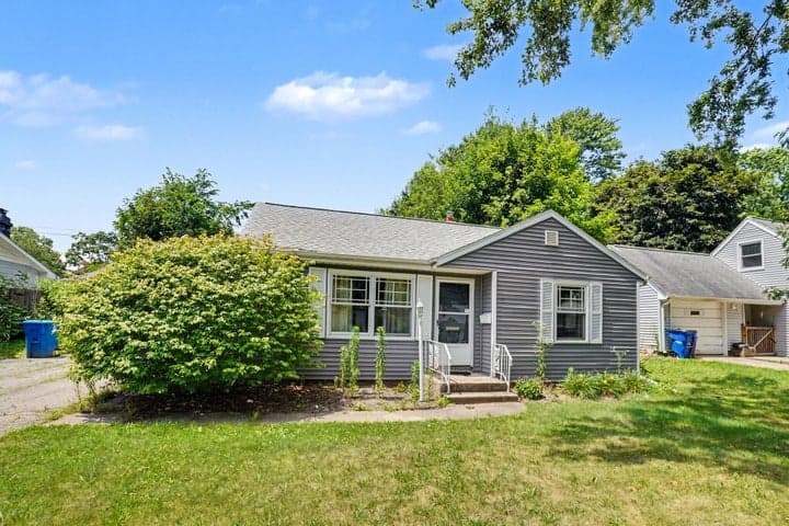 121 N Ridgeway Drive, Battle Creek, MI 49015