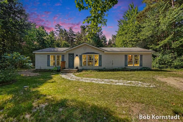 755 Cypress Street, Howard City, MI 49329