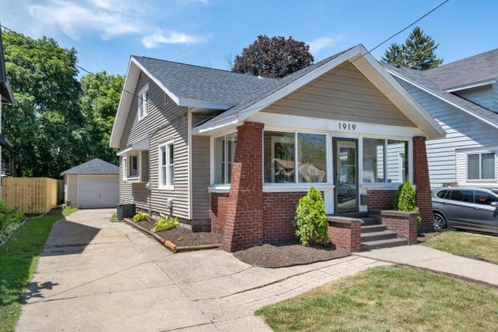 1919 Lafayette Avenue SE, Grand Rapids, MI 49507