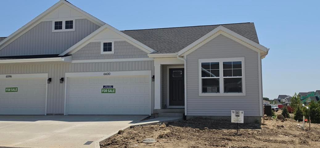 6600 Bellflower Drive SW 9, Zeeland, MI 49464