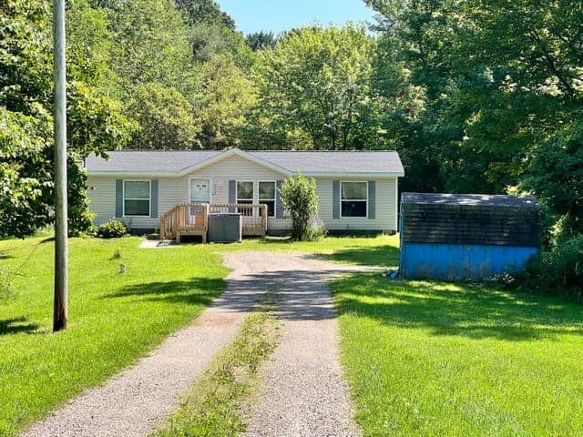 6550 Old Allegan Road, Saugatuck, MI 49453