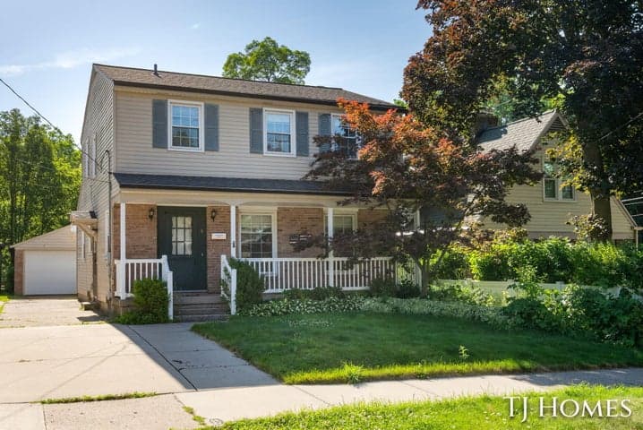 8 Wallinwood Avenue NE, Grand Rapids, MI 49503
