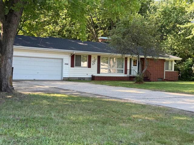 1968 Holton Road, Muskegon, MI 49445