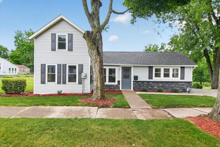 245 E South Street, Hillsdale, MI 49242