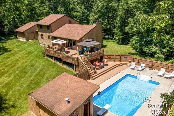 3161 Emberwood Drive SE, Lowell, MI 49331
