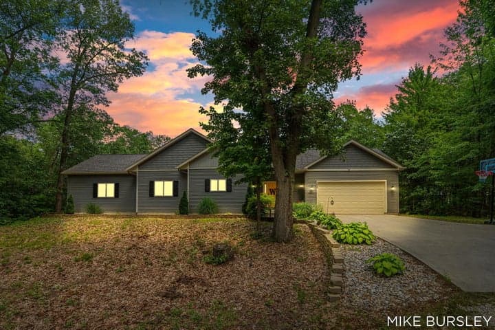 3040 Jamestown Lane, Fruitport, MI 49415