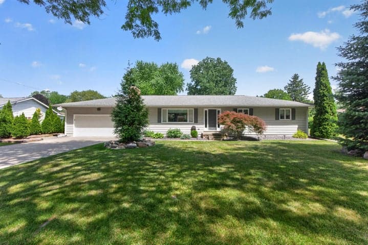 815 Kennedy Street, Jackson, MI 49202