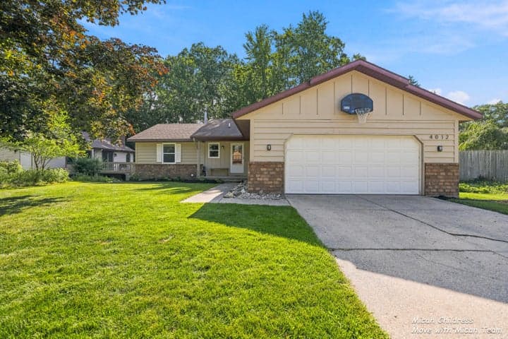 4012 Mohawk Avenue SW, Grandville, MI 49418