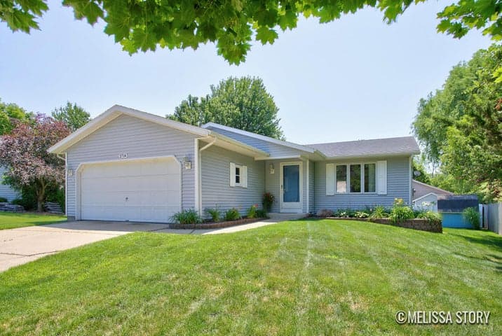 2714 Olivia Street NW, Grand Rapids, MI 49504
