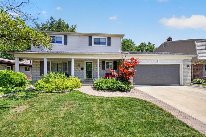 7568 Sussex Drive, Canton, MI 48187