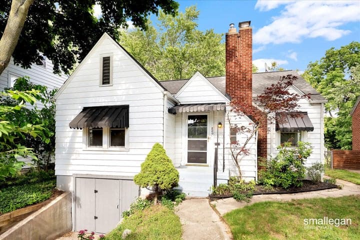 820 Diamond Avenue NE, Grand Rapids, MI 49503