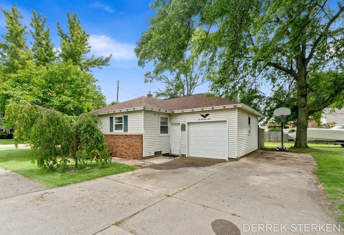 205 N Franklin Street, Zeeland, MI 49464