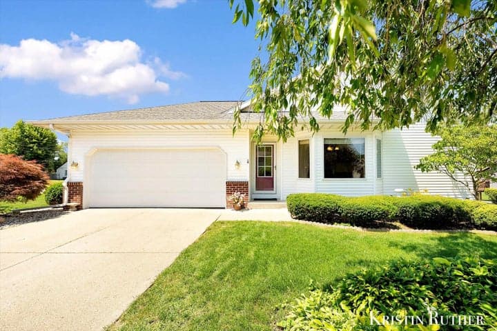 3843 44th Street SW, Grandville, MI 49418