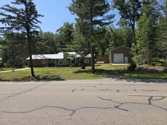 1799 W Sunset Drive, Roscommon, MI 48653