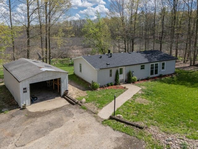 45717 64th Avenue, Paw Paw, MI 49079