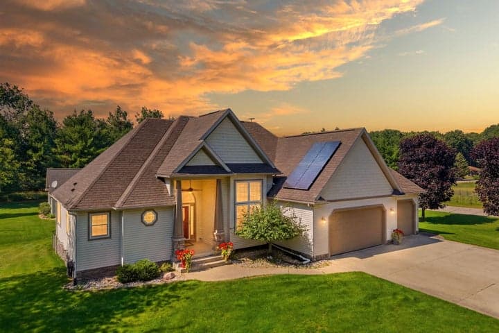 7737 Carriage Lane, Stanwood, MI 49346