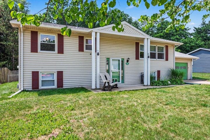 1912 Lauralwood Avenue, Portage, MI 49002