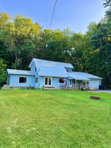 9462 E Colby Road, Crystal, MI 48818