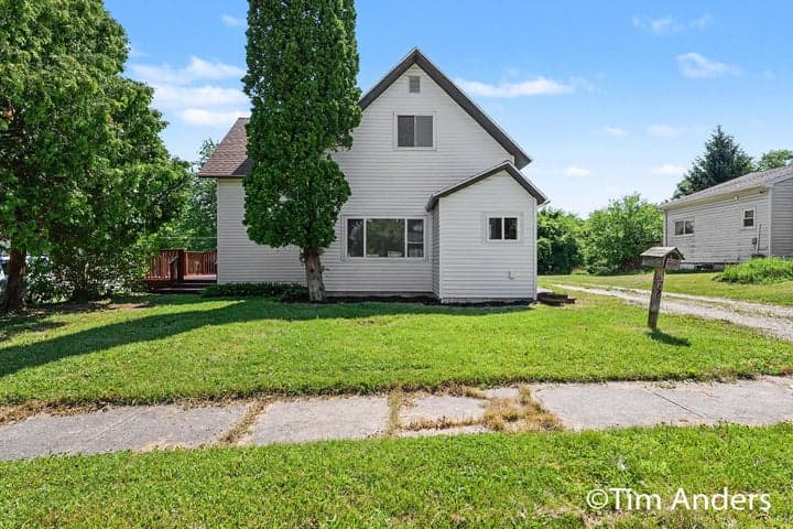 307 S East Street, St. Louis, MI 48880
