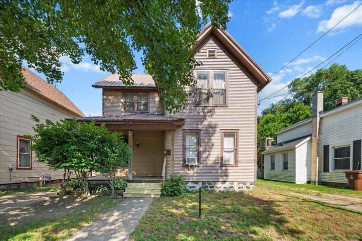 50 S Union Street NW, Sparta, MI 49345