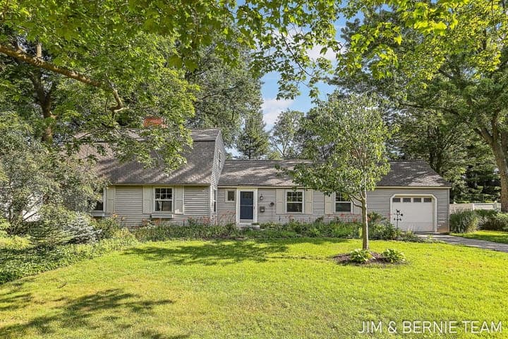 131 E 31st Street, Holland, MI 49423