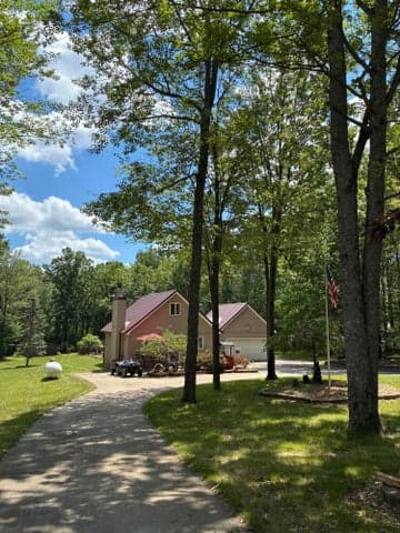 108 Deerwood Court, Roscommon, MI 48653