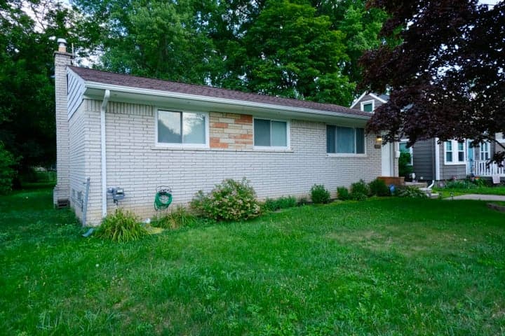 23270 Meadowlark Street, Oak Park, MI 48237