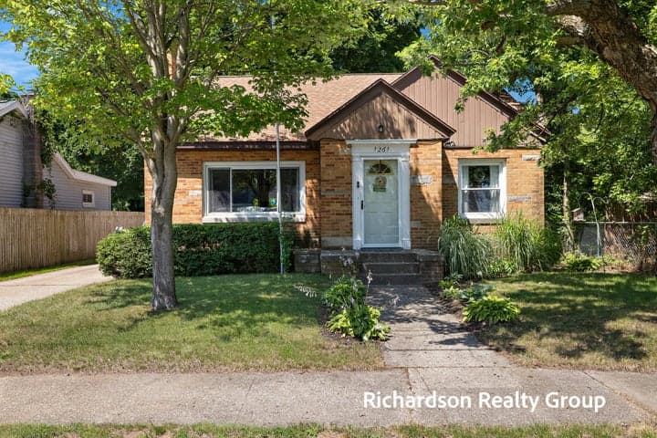 1261 Graf Street, Muskegon, MI 49442