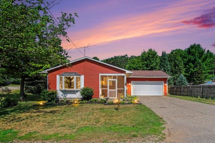 6676 Naontah Trail NE, Rockford, MI 49341