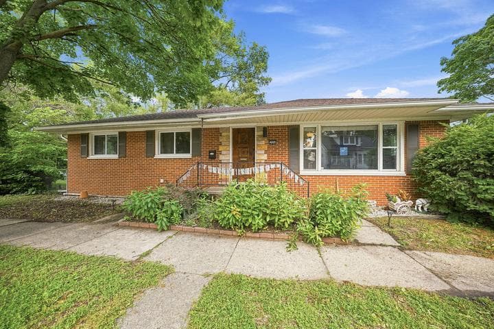 204 Edgewood Place Place, Ferndale, MI 48220